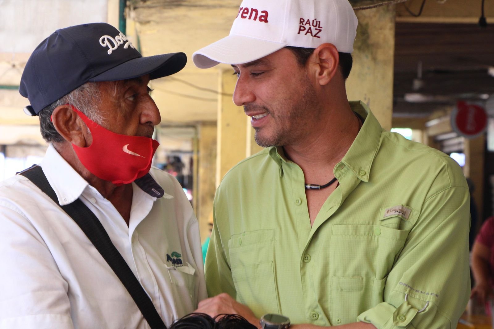 "Necesario escuchar al pueblo” dijo Raúl Paz, en visita al mercado de Kanasín