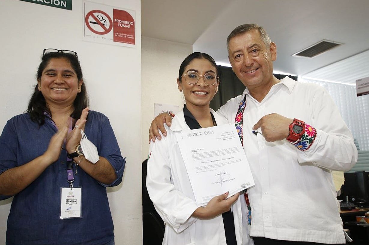 Recorre el director general del Issste 6 unidades médicas en Veracruz