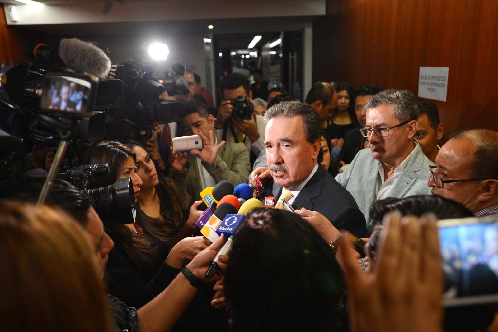 Entrevista al senador Emilio Gamboa Patrón  el lunes 9 de mayo de 2016
