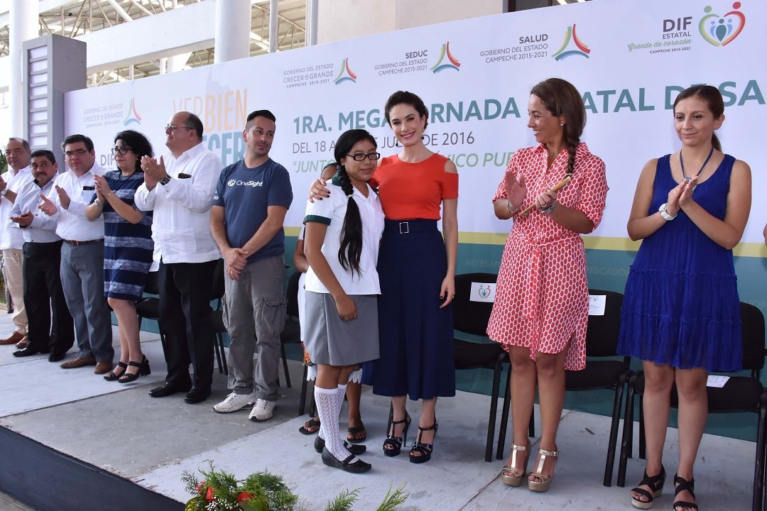 Christelle Castañón de Moreno inaugura Primera Mega Jornada de Salud Visual 2016 "Ver bien para crecer en grande"