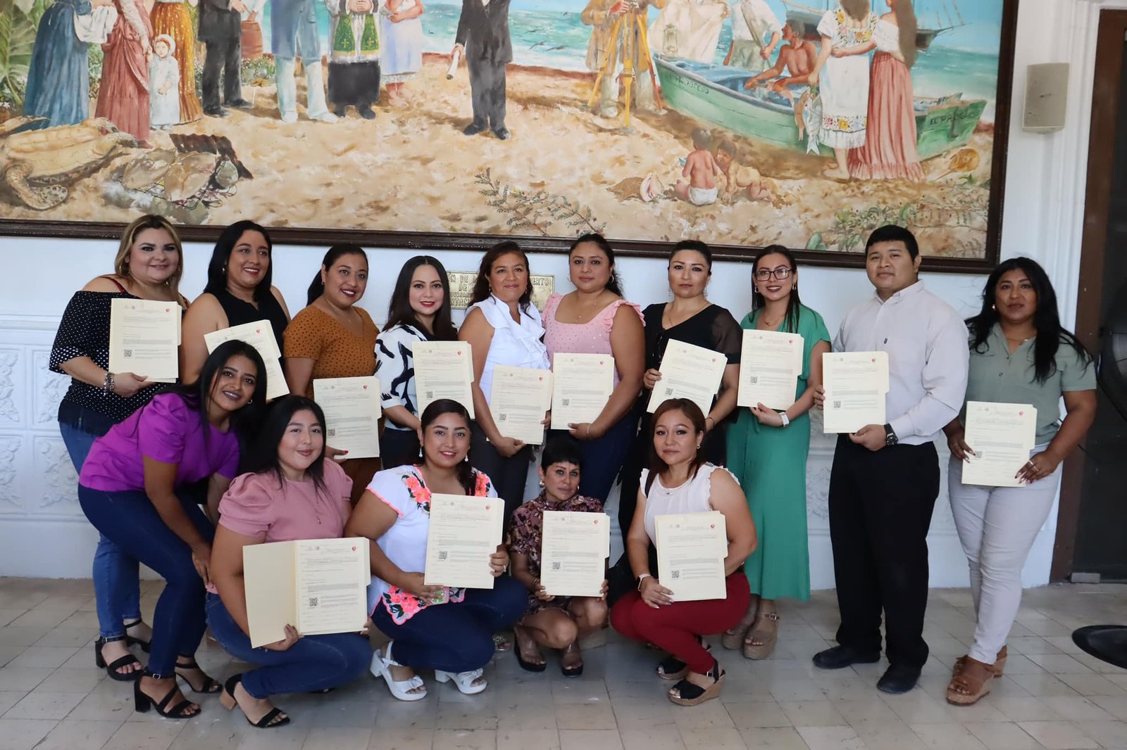Ayuntamiento de Progreso y CECATI gradúan a mujeres y hombres en diseño de imagen y estilismo