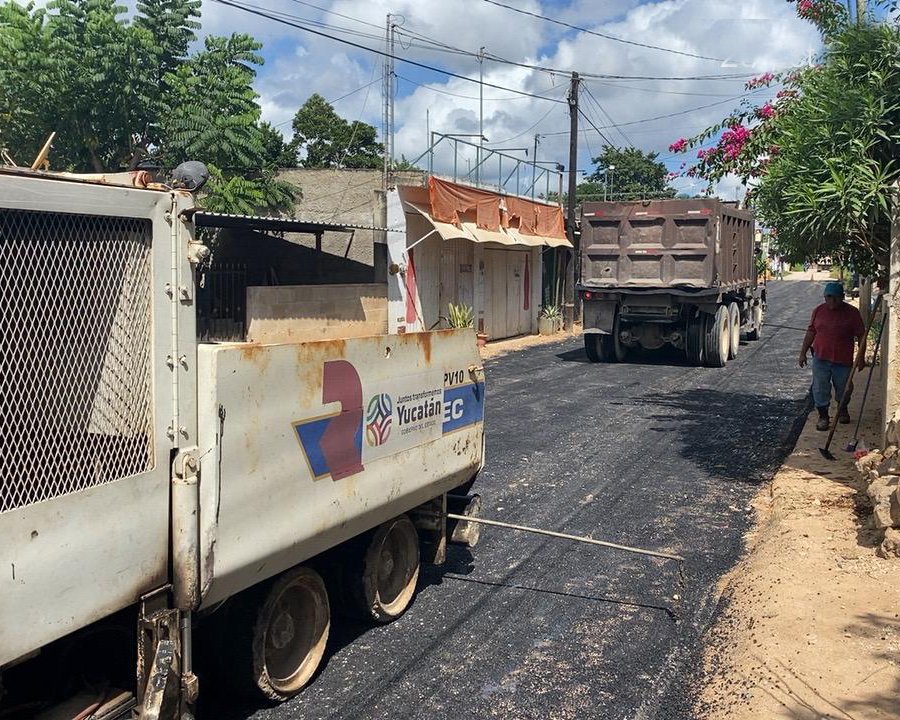 Continúan obras de rehabilitación en calles de Oxkutzcab