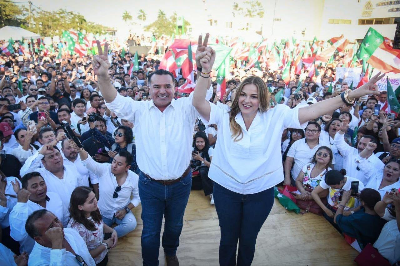 Nos une la bandera de Yucatán porque simboliza nuestra unión por un futuro mejor: Renán Barrera
