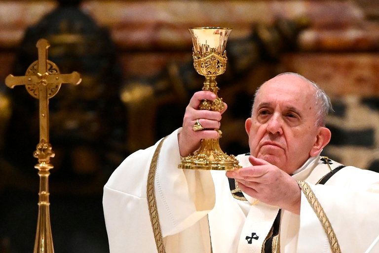 El papa Francisco recibió la tercera dosis de la vacuna contra el coronavirus