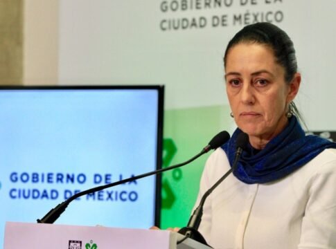 ¿Le quedó grande el saco  a Claudia Sheimbaum?