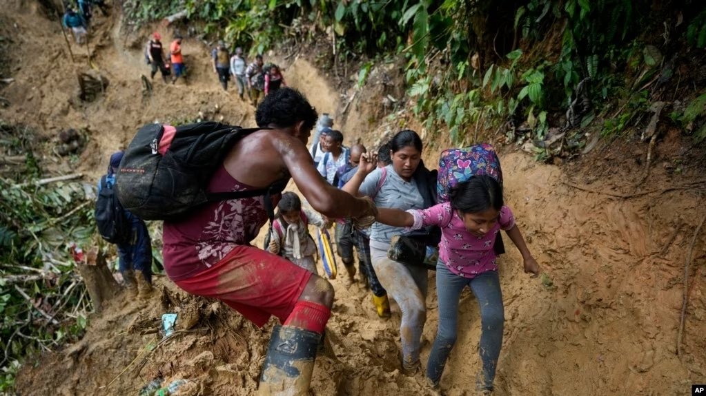 Números que explican la migración latinoamericana a EEUU