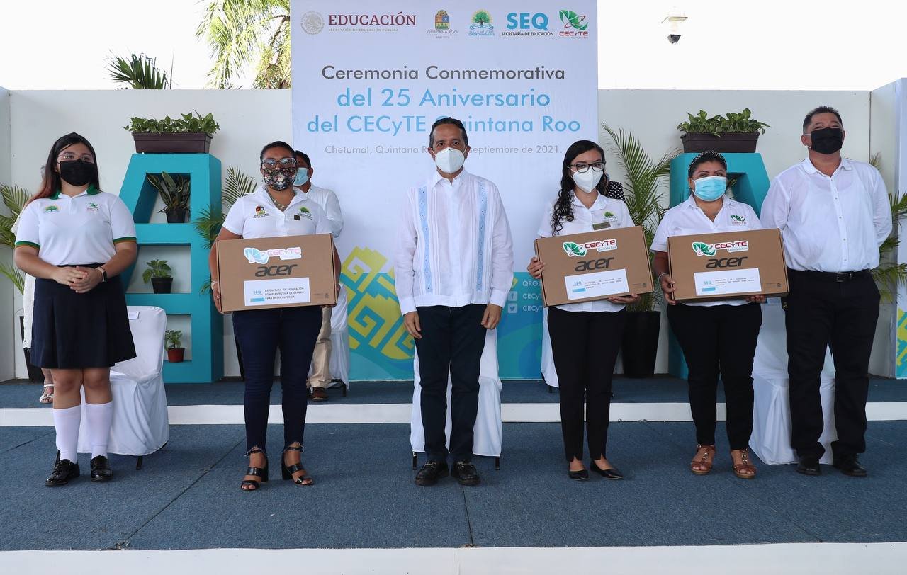 Carlos Joaquín destaca retos del Cecyte Quintana Roo, tras 25 años de transformaciones