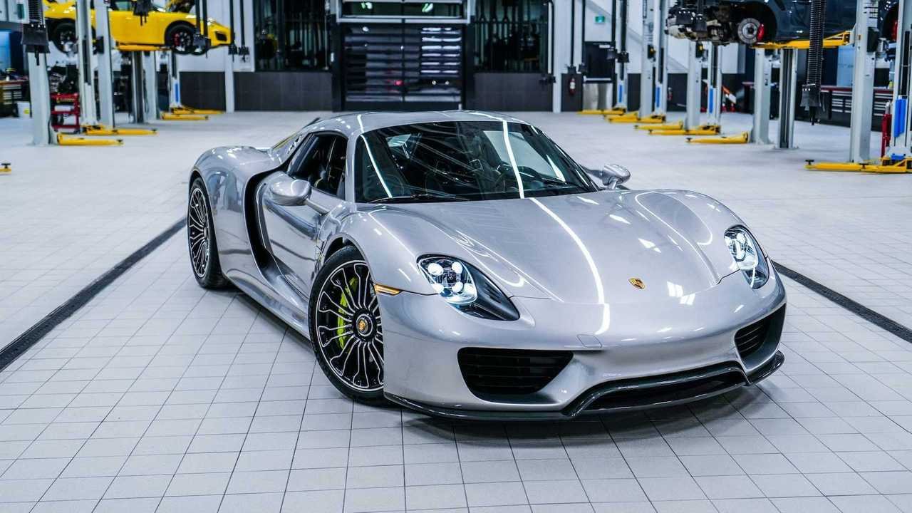 Porsche 918 Spyder: Revolución Híbrida y Supremacía Tecnológica en el Mundo del Automóvil
