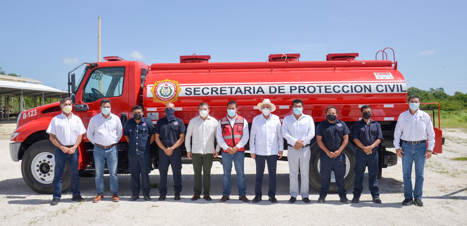 Gobernador CMAG entrega camión cisterna con valor de 2.2 MDP para el servicio de Escárcega