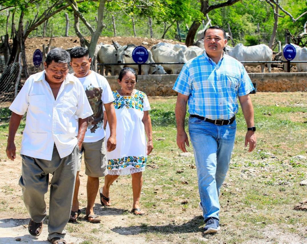 Renán Barrera brinda más apoyos a los productores del Municipio