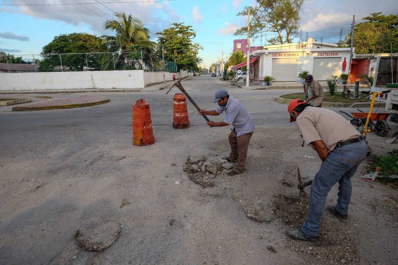 Realiza gobierno de BJ brigadas de bacheo en cancún