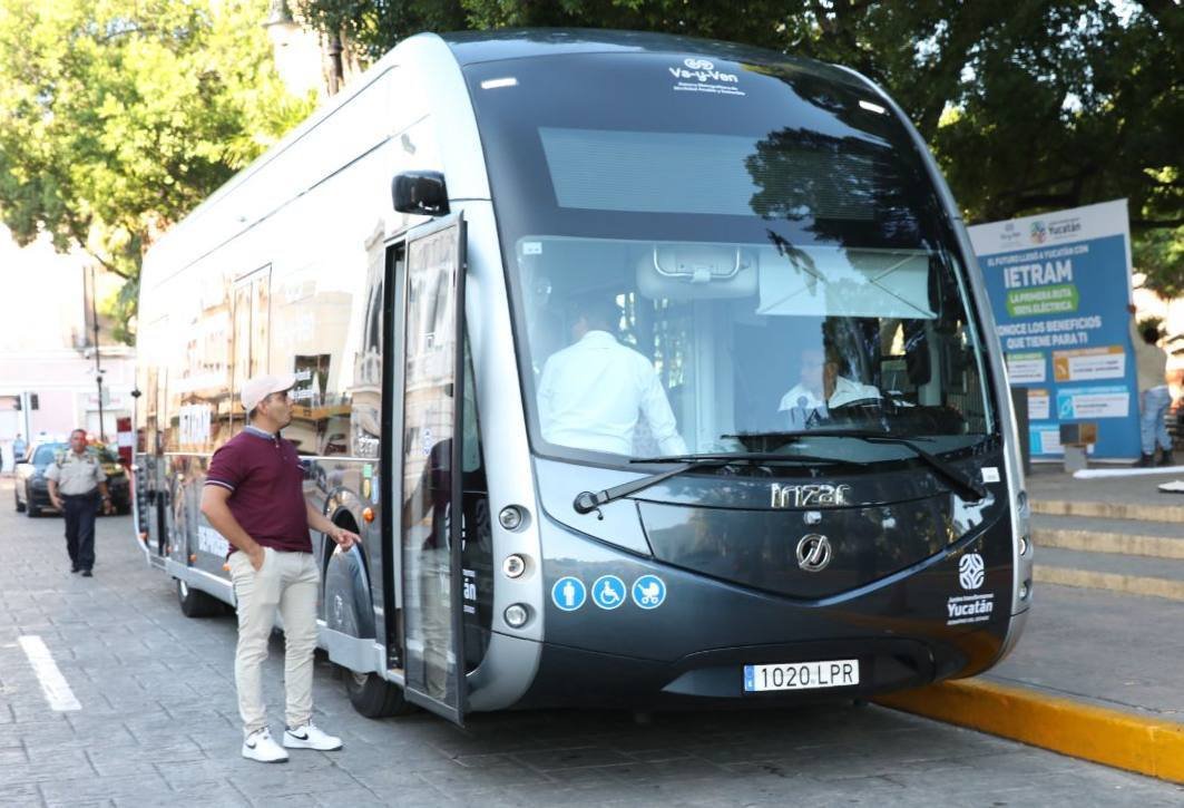 Supervisa el Gobernador Mauricio Vila Dosal la unidad de prueba del Ie-tram